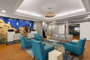 هتل La Quinta Inn And Suites By Wyndham At Watiki Waterpark