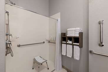 هتل La Quinta Inn And Suites By Wyndham At Watiki Waterpark