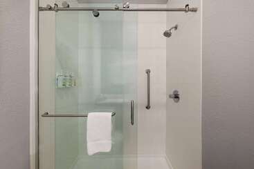 هتل La Quinta Inn And Suites By Wyndham At Watiki Waterpark