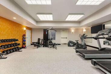 هتل La Quinta Inn And Suites By Wyndham At Watiki Waterpark