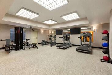 هتل La Quinta Inn And Suites By Wyndham At Watiki Waterpark