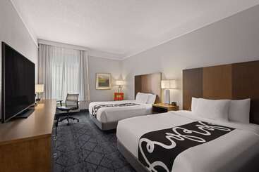 هتل La Quinta Inn And Suites By Wyndham At Watiki Waterpark