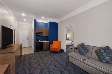 هتل La Quinta Inn And Suites By Wyndham At Watiki Waterpark