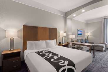 هتل La Quinta Inn And Suites By Wyndham At Watiki Waterpark