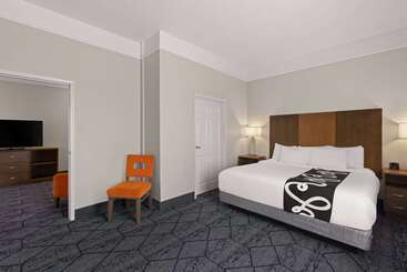 هتل La Quinta Inn And Suites By Wyndham At Watiki Waterpark