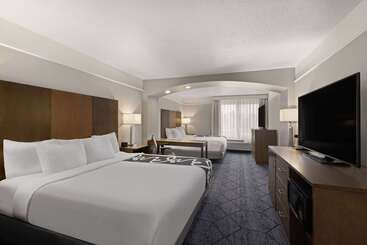 هتل La Quinta Inn And Suites By Wyndham At Watiki Waterpark