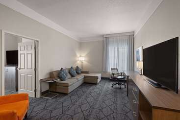 هتل La Quinta Inn And Suites By Wyndham At Watiki Waterpark