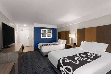 هتل La Quinta Inn And Suites By Wyndham At Watiki Waterpark