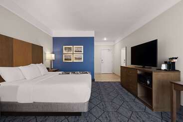 هتل La Quinta Inn And Suites By Wyndham At Watiki Waterpark
