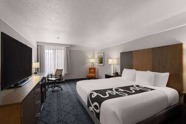 هتل La Quinta Inn And Suites By Wyndham At Watiki Waterpark