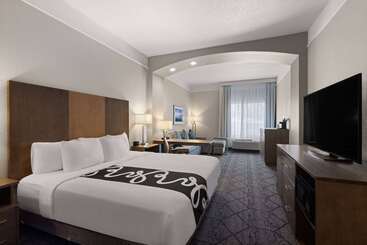هتل La Quinta Inn And Suites By Wyndham At Watiki Waterpark