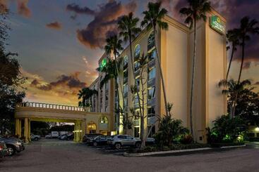 هتل La Quinta By Wyndham West Palm Beach Airport