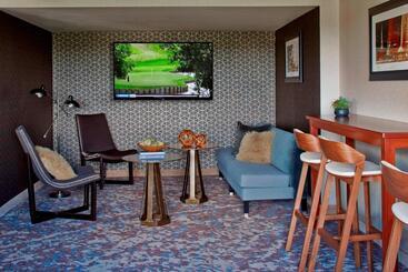 هتل Minneapolis Marriott West