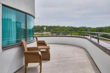 هتل Minneapolis Marriott West