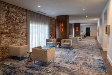هتل New Orleans Marriott Warehouse Arts District