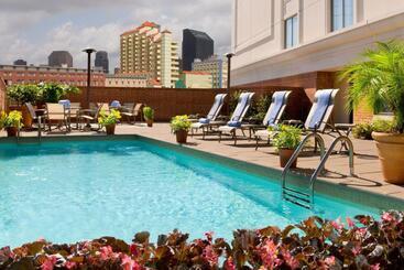 هتل New Orleans Marriott Warehouse Arts District