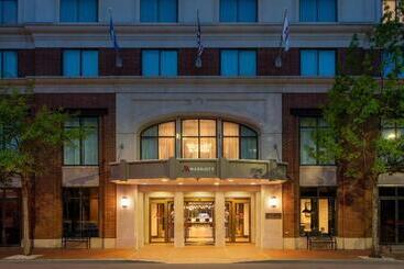 هتل New Orleans Marriott Warehouse Arts District
