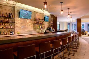 هتل Newport News Marriott At City Center