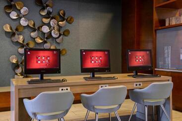 هتل Newport News Marriott At City Center