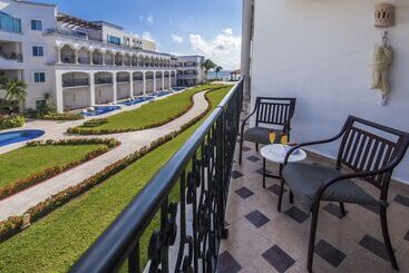 هتل Hilton Playa Del Carmen, An All Inclusive Adult Only Resort