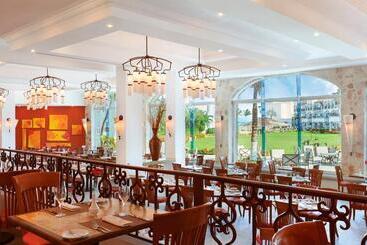 هتل Hilton Playa Del Carmen, An All Inclusive Adult Only Resort