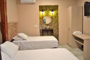 هتل Puertas De Cartagena