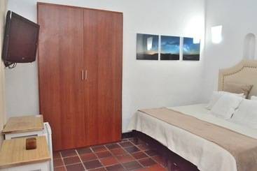 هتل Puertas De Cartagena