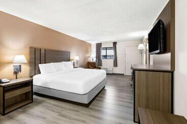 هتل Quality Inn