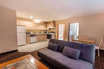 هتل Quality Inn Near Seattle Premium Outlets