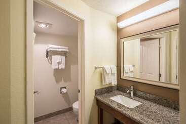 هتل Quality Inn & Suites Coeur d'Alene