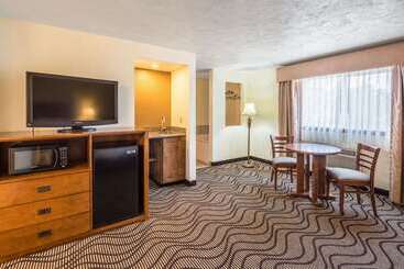هتل Quality Inn & Suites Coeur d'Alene