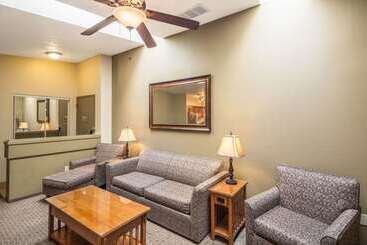 هتل Quality Inn & Suites Coeur d'Alene