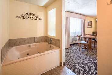 هتل Quality Inn & Suites Coeur d'Alene