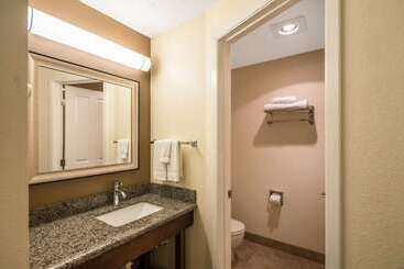 هتل Quality Inn & Suites Coeur d'Alene