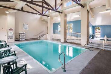 هتل Quality Inn & Suites Coeur d'Alene