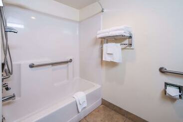 هتل Quality Inn & Suites Coeur d'Alene