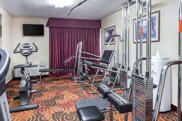 هتل Quality Inn & Suites Kansas City I435n Near Sports Complex
