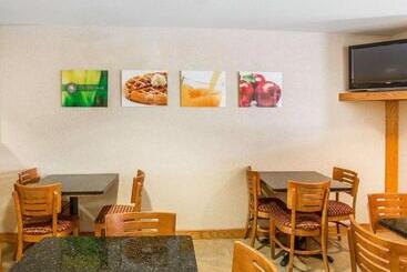 هتل Quality Inn & Suites