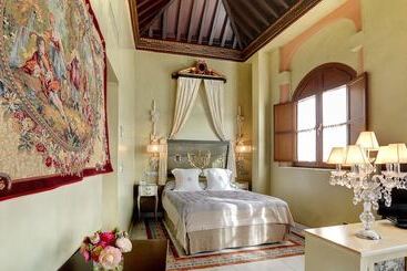 Hotel Sacristia De Santa Ana