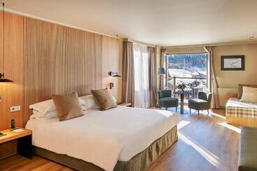 هتل Serras Andorra