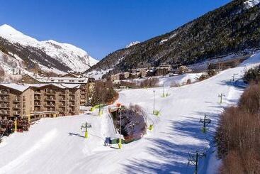 هتل Serras Andorra