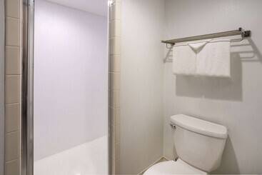 هتل Travelodge By Wyndham Appleton