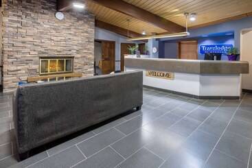 هتل Travelodge By Wyndham Appleton