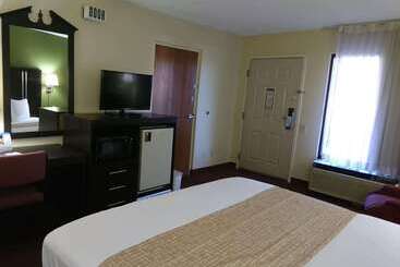 هتل Travelodge By Wyndham Knoxville East