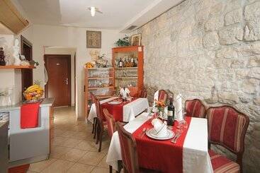 هتل Trogir