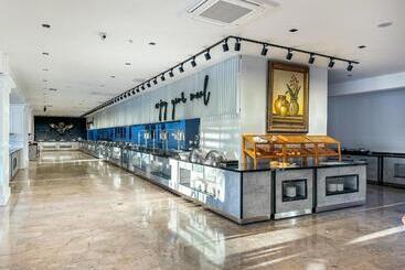 Kirbiyik Resort Hotel   All Inclusive