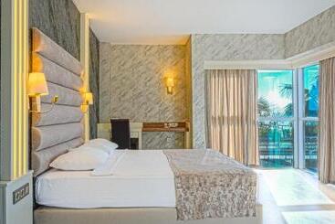 Kirbiyik Resort Hotel   All Inclusive
