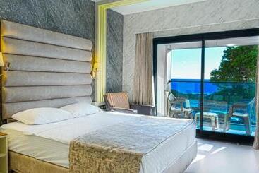 Kirbiyik Resort Hotel   All Inclusive