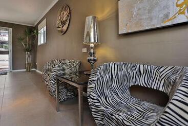 מוטל Best Western Kimba Lodge