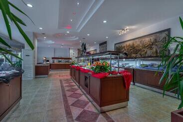 استراحتگاه Grand Viking Hotel   All Inclusive